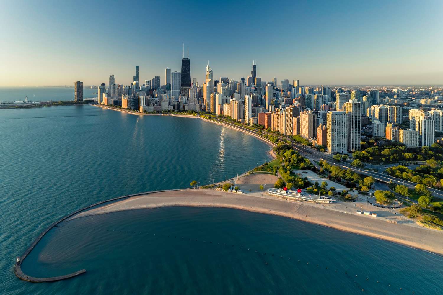 chicago-illinois-CHITG0221-e448062fc5164da0bba639f9857987f6